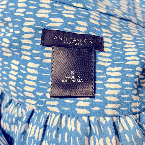 Ann Taylor Blouse Size Small - Picture 5 of 6